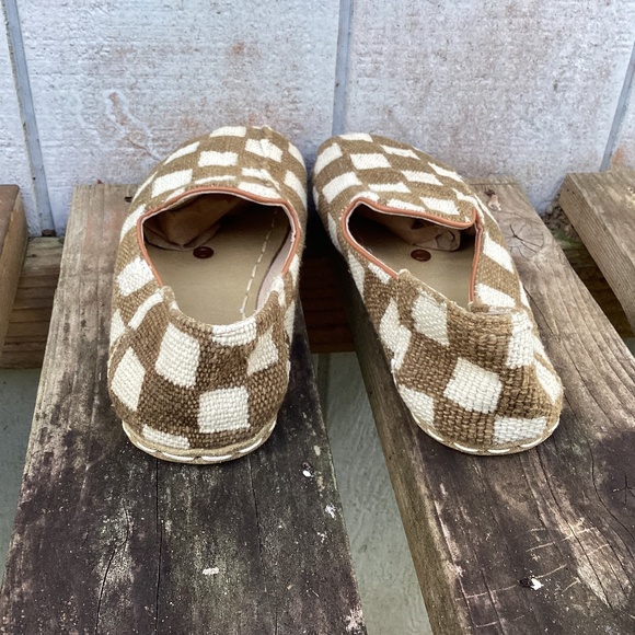 NEW Raum Grounding barefoot Mudcloth slip-on shoes - Picture 3 of 4